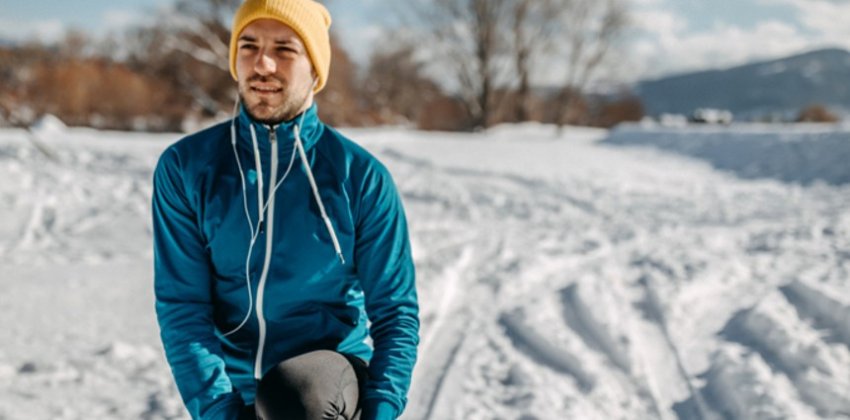 Новый фитнес-тренд: бег в носках по снегу - «Здоровье»