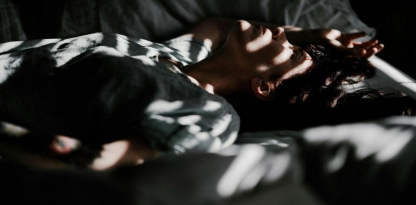 4 вещи, которые нельзя делать перед сном - «Здоровье»